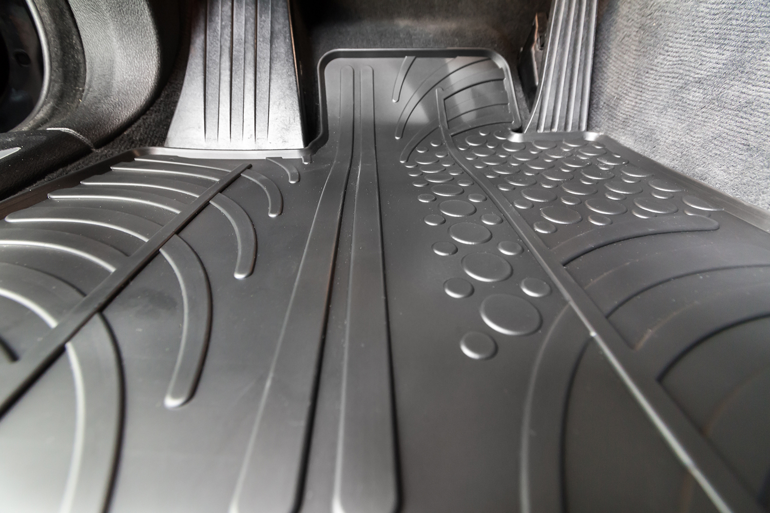 Design Gummi Fußmatten mit erhöhtem Rand passend für Opel Corsa F 11.2019->  4 tlg Farbe Schwarz Gummimatten Automatten passgenau
