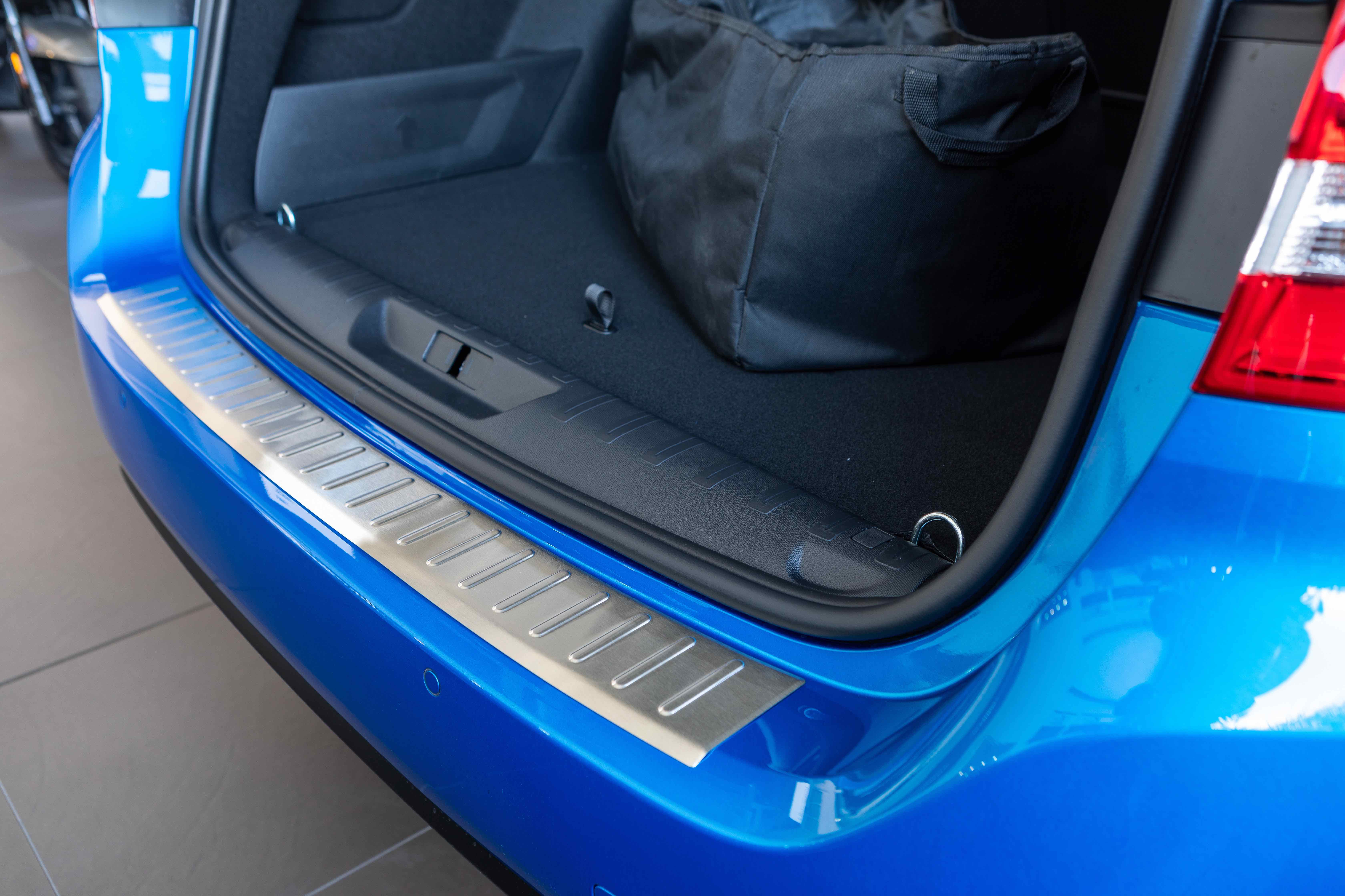 Edelstahl Gebürstet Ladekantenschutz kompatibel mit Peugeot 308 SW (Kombi)  ab BJ. 03.2014> passgenau mit Abkantung Farbe Silber | Aroba