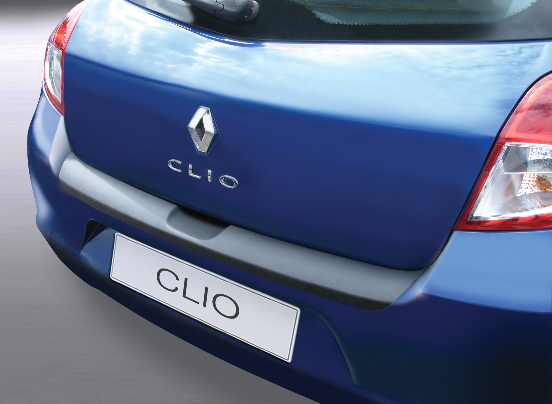 Ladekantenschutz mit Abkantung passend für Renault Clio 3 und 5 Türer (3.Generation  nach Facelift) ab BJ. 05.2009 bis 10.2012 (nicht für Sport) ABS Farbe  schwarz | Aroba