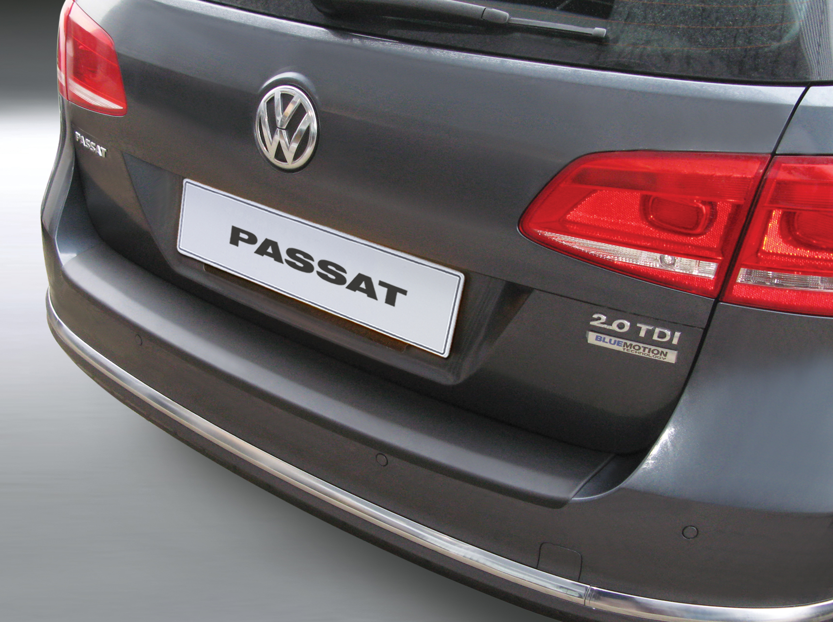 Ladekantenschutz mit Abkantung passend für Volkswagen Passat Variant B7  (Kombi) VW ab BJ. 11.2010 bis 10.2014 (nicht für Alltrack) ABS Farbe  schwarz | Aroba