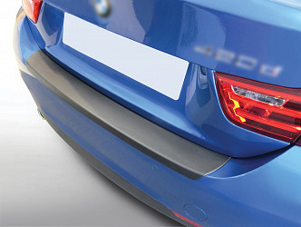 Ladekantenschutz passend für BMW 4er F32 Coupe ab BJ. 10.2013-5.2020 nur für M Paket und M4 passgenau mit Abkantung ABS- Farbe schwarz