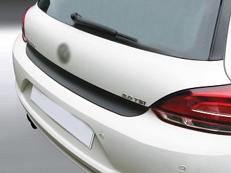 Ladekantenschutz passend für Volkswagen Scirocco ab BJ. 8.2008-3.2014  passgenau mit Abkantung ABS- Farbe schwarz