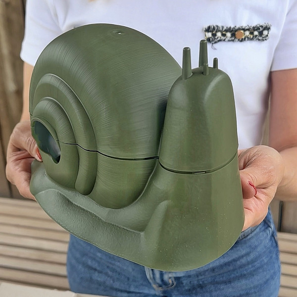 AROBA Dekorativer Schneckenfänger 24er Set – Effektive Bierfalle Schneckenfalle ohne Chemie oder Gift Wiederverwendbar & Dekorativ – Natürlicher Schneckenschutz für Garten, Gemüsebeet & Blumen – aus recyceltem Kunststoff - Umweltfreundlich 