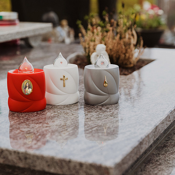 AROBA LED Grabkerze Trauerlicht - Flackereffekt wie echte Kerze - lange Brenndauer bis 200 Tage - wiederverwendbar Friedhofskerze Gedenkkerze Dauerkerze - gold Heiliges Kreuz