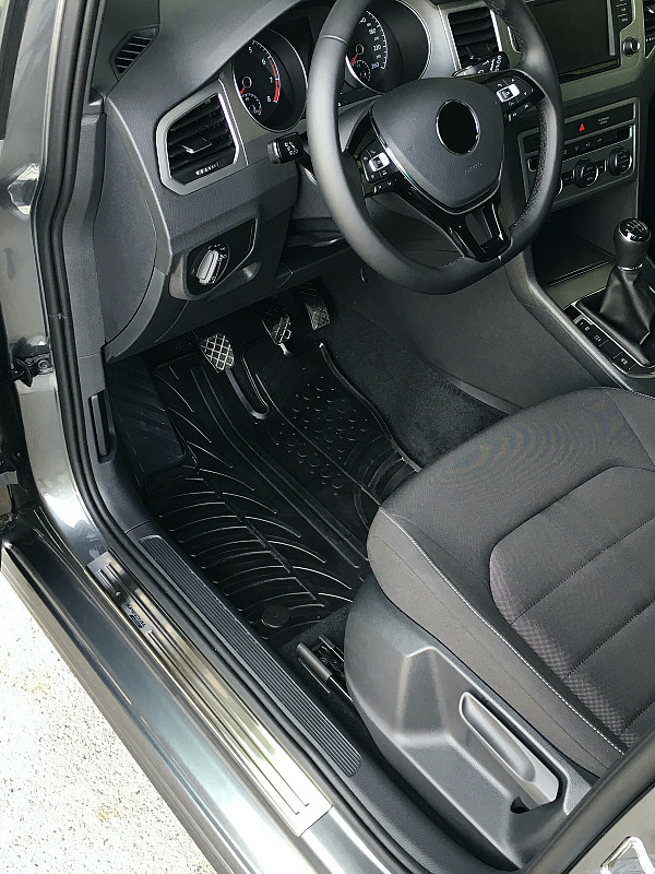 Design Gummi Fußmatten passend für Skoda Citigo BJ. 05.2012-08.2020 4 tlg mit erhöhtem Rand Farbe Schwarz Gummimatten Automatten passgenau