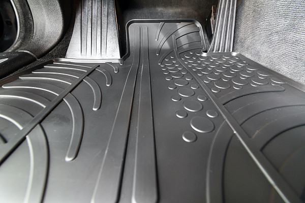 Design Gummi Fußmatten passend für Skoda Citigo BJ. 05.2012-08.2020 4 tlg mit erhöhtem Rand Farbe Schwarz Gummimatten Automatten passgenau