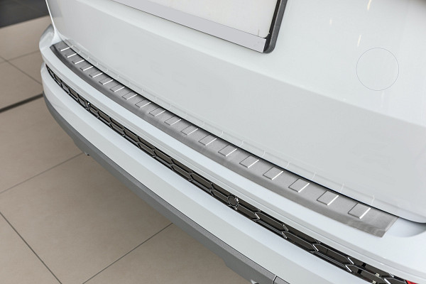 Edelstahl Ladekantenschutz passend für Seat Ateca und Ateca Cupra ab BJ. 7.2016> Stoßstangenschutz passgenau mit Abkantung V2A Schwarz Pulverbeschichtet