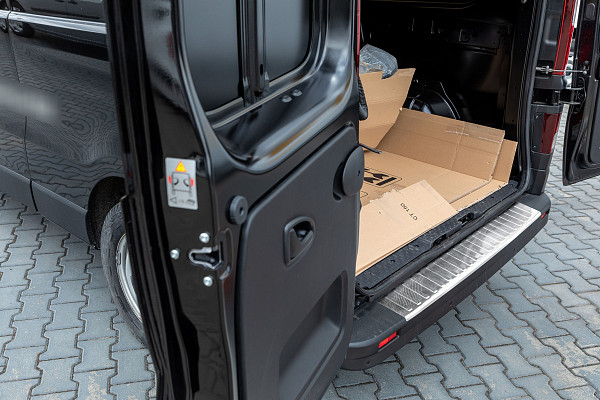 Edelstahl Ladekantenschutz passend für Renault Trafic BJ. 9.2014-6.2019 Stoßstangenschutz passgenau mit Abkantung V2A Anthrazit gebürstet