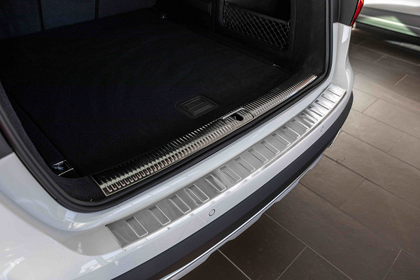 Stainless Steel Rear Bumper Protector Compatible With Audi A4 Avant (Estate) B9 10.2015-> Rearguard, Tailored Fit Bumper Guard,  Loading Edge Protector- Colour Polished Stainless Steel (Chrome)