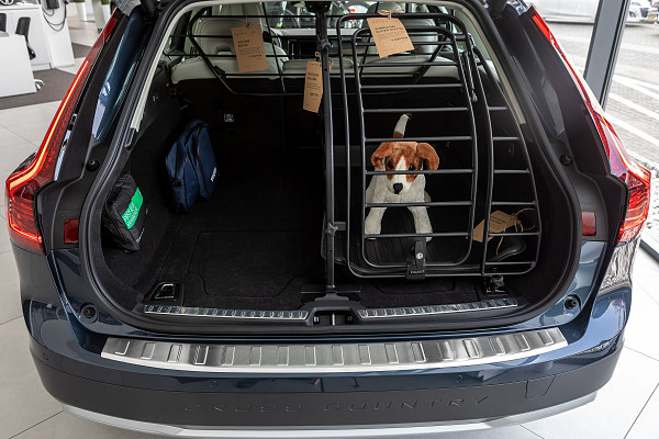 Edelstahl Ladekantenschutz passend für Volvo V90 ab BJ. 9.2016> Stoßstangenschutz passgenau mit Abkantung V2A Anthrazit gebürstet