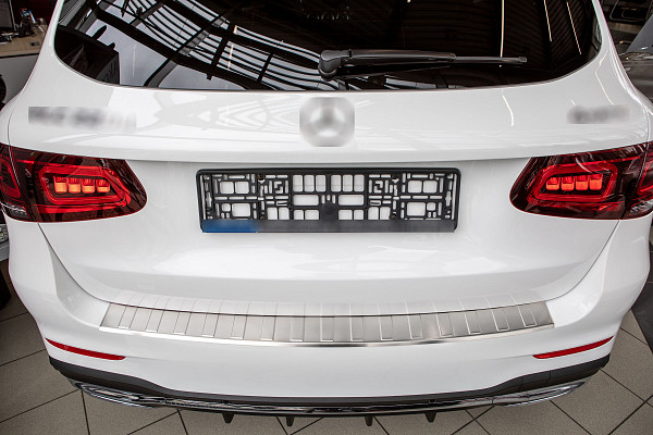 Edelstahl Ladekantenschutz passend für Mercedes Benz GLC (auch für AMG) Facelift BJ. 7.2019-7.2022 Stoßstangenschutz passgenau mit Abkantung V2A Gebürstet