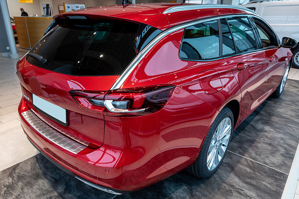 Stainless Steel Rear Bumper Protector Compatible With Opel Insignia B Sports Tourer & Country Tourer 04.2017-12.2022 Rearguard, Tailored Fit Bumper Guard,  Loading Edge Protector- Colour Brushed Stainless Steel