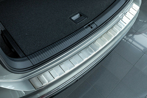 Stainless Steel Rear Bumper Protector Compatible With Volkswagen Tiguan Allspace 04.2016-11.2023 Rearguard, Tailored Fit Bumper Guard,  Loading Edge Protector- Colour Brushed Stainless Steel
