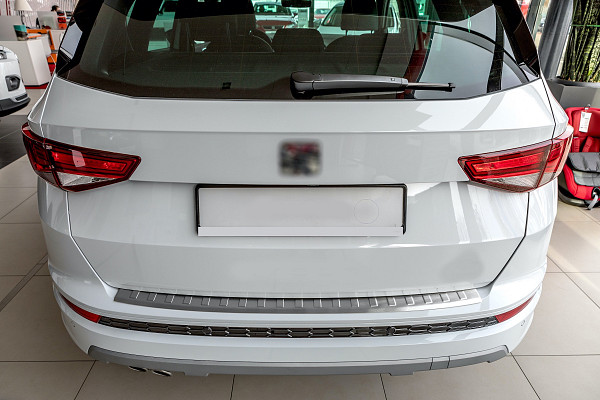 Edelstahl Ladekantenschutz passend für Seat Ateca und Ateca Cupra ab BJ. 7.2016> Stoßstangenschutz passgenau mit Abkantung V2A Schwarz Pulverbeschichtet
