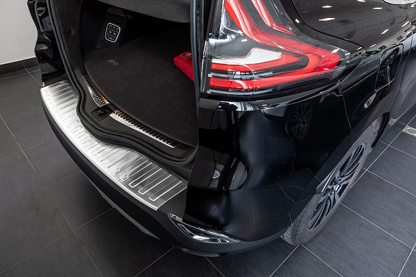 Zaštitna letva stražnjeg branika od nehrđajućeg čelika kompatibilna sa Renault Espace 04.2015-04.2023 precizno pristajanje s dubokim zaštitnim rubom- boja polirani nehrđajući čelik (Chrome)