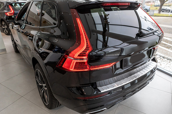 Stainless Steel Rear Bumper Protector Compatible With Volvo XC60 07.2017-> Rearguard, Tailored Fit Bumper Guard,  Loading Edge Protector- Colour Black Mirror Stainless Steel (Black Chrome)