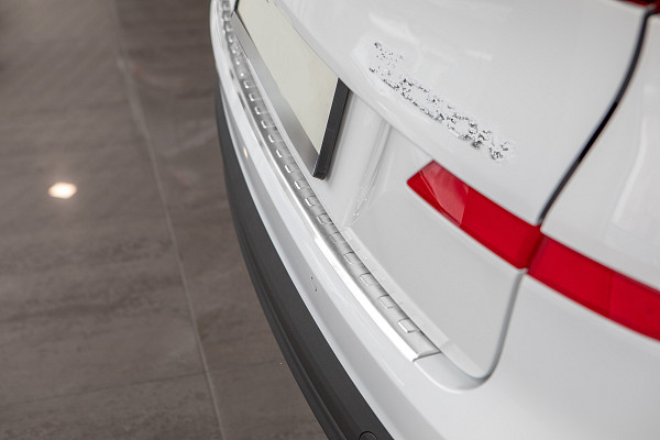 Edelstahl Ladekantenschutz passend für Hyundai Tucson (Facelift) BJ. 8.2018-11.2020 Stoßstangenschutz passgenau mit Abkantung V2A Anthrazit gebürstet