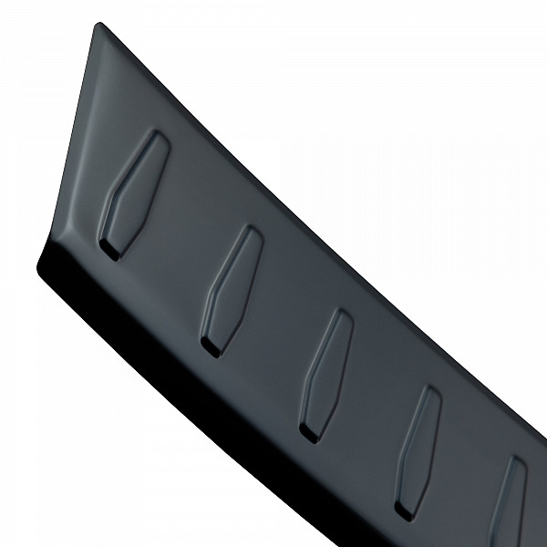 Zaštitna letva stražnjeg branika od nehrđajućeg čelika kompatibilna sa Seat Leon ST (karavan), Cupra ST, FR ST 10.2013-03.2020 precizno pristajanje s dubokim zaštitnim rubom- boja crni kromirani nehrđajući čelik