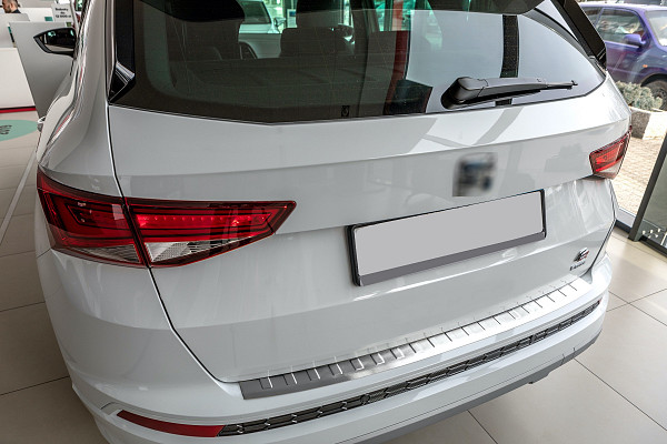 Edelstahl Ladekantenschutz passend für Seat Ateca und Ateca Cupra ab BJ. 7.2016> Stoßstangenschutz passgenau mit Abkantung V2A Schwarz Pulverbeschichtet
