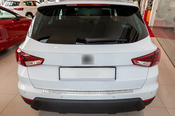 Edelstahl Ladekantenschutz passend für Seat Arona ab BJ. 11.2017> Stoßstangenschutz passgenau mit Abkantung V2A Hochglanz Poliert (CHROM)