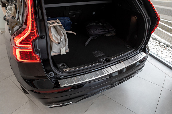Stainless Steel Rear Bumper Protector Compatible With Volvo XC60 07.2017-> Rearguard, Tailored Fit Bumper Guard,  Loading Edge Protector- Colour Black Mirror Stainless Steel (Black Chrome)