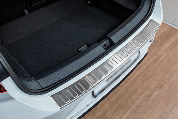 Edelstahl Ladekantenschutz passend für Volkswagen T-Roc ab BJ. 11.2017> Stoßstangenschutz passgenau mit Abkantung V2A Schwarz Spiegelglanz (Black Chrome)