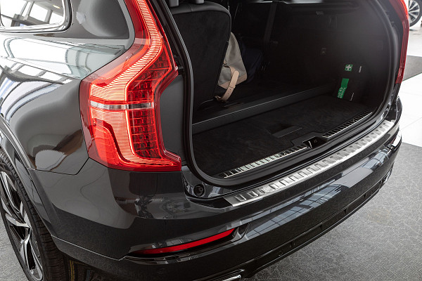 Stainless Steel Rear Bumper Protector Compatible With Volvo XC90 02.2015-> Rearguard, Tailored Fit Bumper Guard,  Loading Edge Protector- Colour Polished Stainless Steel (Chrome)
