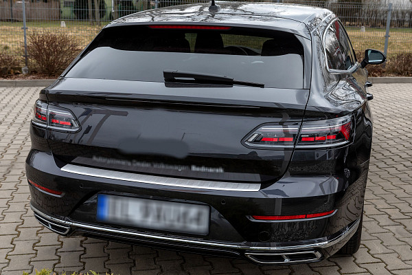 Edelstahl Ladekantenschutz passend für Volkswagen Arteon Shooting Brake ab BJ. 11.2020> (nicht für R/R Line)  Stoßstangenschutz passgenau mit Abkantung V2A Hochglanz Poliert (CHROM)