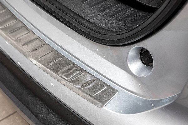 Zaščitna letvica zadnjega odbijača iz nerjavečega jekla kompatibilna za Skoda Enyaq 04.2021-> natančno prilegajoča zaščita nakladalnega roba z globokim zaščitnim robom- barva mat črno prašno barvano nerjaveče jeklo