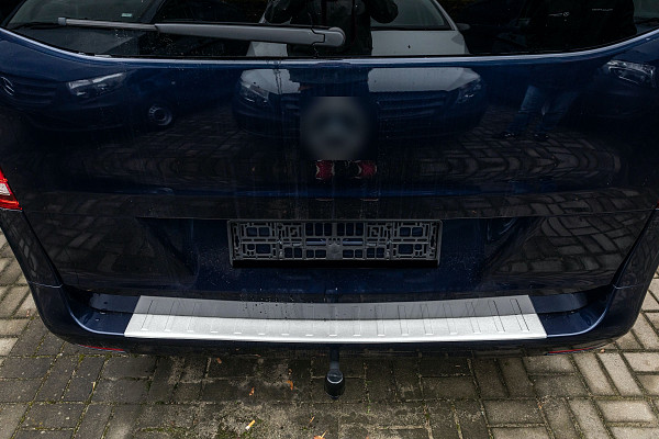 Stainless Steel Rear Bumper Protector Compatible With Mercedes Benz V Class & Vito 05.2014-> Rearguard, Tailored Fit Bumper Guard,  Loading Edge Protector- Colour Polished Stainless Steel (Chrome)