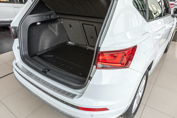 Edelstahl Ladekantenschutz passend für Seat Ateca und Ateca Cupra ab BJ. 7.2016> Stoßstangenschutz passgenau mit Abkantung V2A Schwarz Pulverbeschichtet