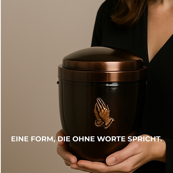Handgefertigte Urne aus mattschwarzem Metall mit Rosen-Gravur – 4,5 L für Menschliche Asche – Gedenkurne mit Aschekapsel-Einsatz – Symbol für Liebe, Erinnerung & würdevollen Abschied
