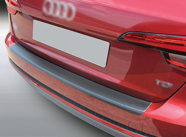 Zaštitna letva stražnjeg branika pogodno za Audi A4 Allroad 11.2015-09.2018  precizno pristajanje s dubokim zaštitnim rubom, ABS plastika- posebna boja izgled karbonskih vlakana