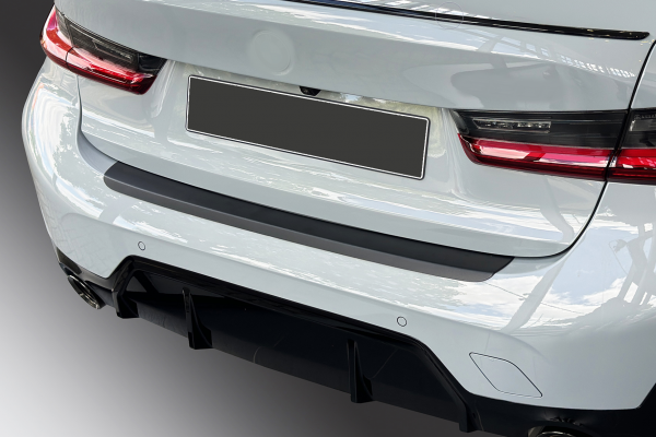 Ladekantenschutz passend für BMW 3er Limousine G20 mit M Sport ab BJ. 7.2022> nur für M Paket passgenau mit Abkantung ABS- Farbe schwarz