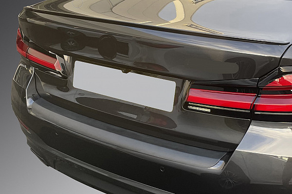Ladekantenschutz passend für BMW 5er Limousine G30 ab BJ. 7.2020> nur für M Paket & M550 passgenau mit Abkantung ABS- Sonderfarbe Aluminium Gebürstet Optik
