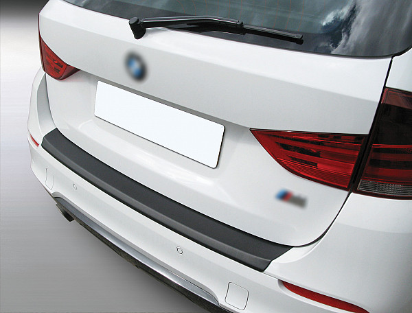 Ladekantenschutz passend für BMW X1 E84 ab BJ. 10.2009-8.2015 nur für M Paket passgenau mit Abkantung ABS- Farbe schwarz