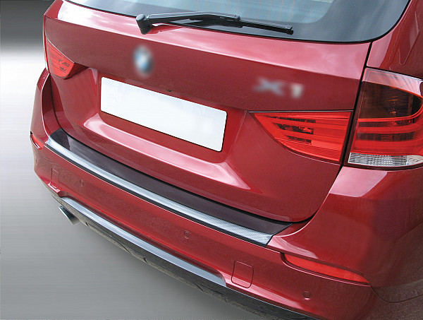 Ladekantenschutz passend für BMW X1 E84 ab BJ. 10.2009-8.2015 nur für M Paket passgenau mit Abkantung ABS- Sonderfarbe Carbon Optik