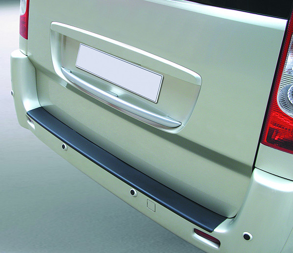 Zaštitna letva stražnjeg branika pogodno za Citroen Jumpy & Dispatch 02.2007-08.2016  precizno pristajanje s dubokim zaštitnim rubom, ABS plastika- posebna boja izgled brušeni aluminij