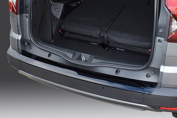 Zaštitna letva stražnjeg branika pogodno za Dacia Jogger 03.2022->  precizno pristajanje s dubokim zaštitnim rubom, ABS plastika- posebna boja izgled karbonskih vlakana