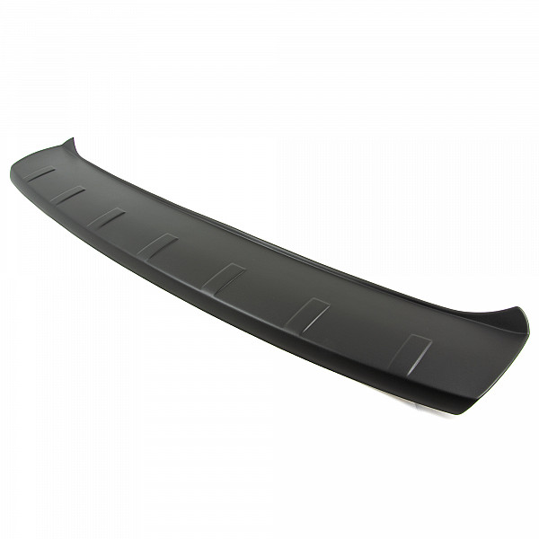 Zaštitna letva stražnjeg branika pogodno za Ford Kuga 06.2008-02.2013 MK1 precizno pristajanje s dubokim zaštitnim rubom, ABS plastika- posebna boja izgled brušeni aluminij