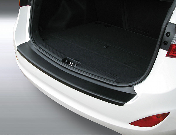 Zaštitna letva stražnjeg branika pogodno za Hyundai i30 Karavan 09.2012-05.2017  precizno pristajanje s dubokim zaštitnim rubom, ABS plastika- boja crna mat