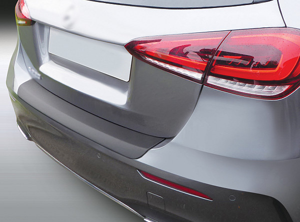 Zaštitna letva stražnjeg branika pogodno za Mercedes Benz Razred A Hatchback 05.2018-> uz AMG Paket & A35 precizno pristajanje s dubokim zaštitnim rubom, ABS plastika- boja crna mat