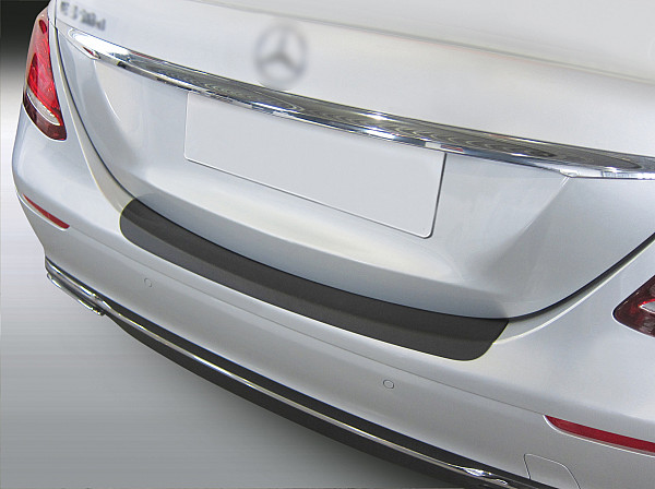 Ladekantenschutz passend für Mercedes Benz E Klasse Limousine W213 ab BJ. 4.2016-7.2020  passgenau mit Abkantung ABS- Farbe schwarz