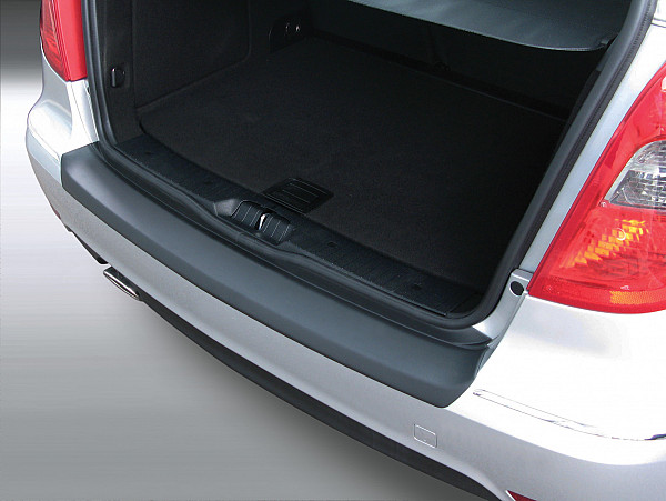 Zaštitna letva stražnjeg branika pogodno za Mercedes Benz Razred A Hatchback 05.2008-08.2012  precizno pristajanje s dubokim zaštitnim rubom, ABS plastika- posebna boja izgled karbonskih vlakana