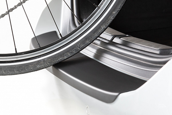 Zaštitna letva stražnjeg branika pogodno za Mercedes Benz Citan 09.2012-08.2021 nije za 109 precizno pristajanje s dubokim zaštitnim rubom, ABS plastika- posebna boja izgled karbonskih vlakana