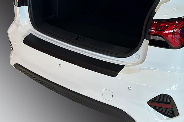 Zaščitna letvica zadnjega odbijača kompatibilna za MG MG5 Karavan 07.2023->  zaščita nakladalnega roba z globokim zaščitnim robom, ABS plastika- posebna barva videz brušen aluminij