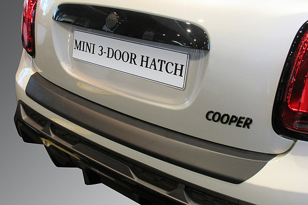 Zaštitna letva stražnjeg branika pogodno za MINI Cooper F56 03.2021-> 3 vrata (također za JCW) precizno pristajanje s dubokim zaštitnim rubom, ABS plastika- boja crna mat