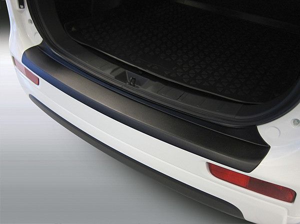 Ladekantenschutz passend für Mitsubishi Outlander ab BJ. 9.2012-9.2015 auch für PHEV passgenau mit Abkantung ABS- Farbe schwarz