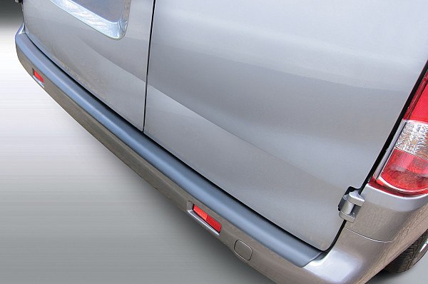 Ladekantenschutz passend für Nissan NV200 ab BJ. 5.2011-6.2019  passgenau mit Abkantung ABS- Farbe schwarz