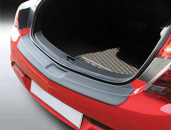 Ladekantenschutz passend für Opel Astra GTC ab BJ. 6.2011-4.2018 3 Türer passgenau mit Abkantung ABS- Sonderfarbe Piano Schwarz